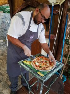 https://www.cookingclassesamalficoast.com/wp-content/uploads/2020/04/pizza-making-class-1-225x300.jpg